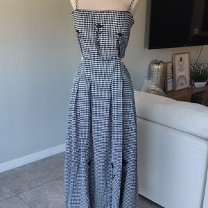 Chic Black and White Strapless Dress